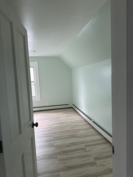 Building Photo - 241 Bartlett St