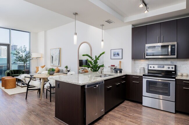 Building Photo - Northshore Austin
