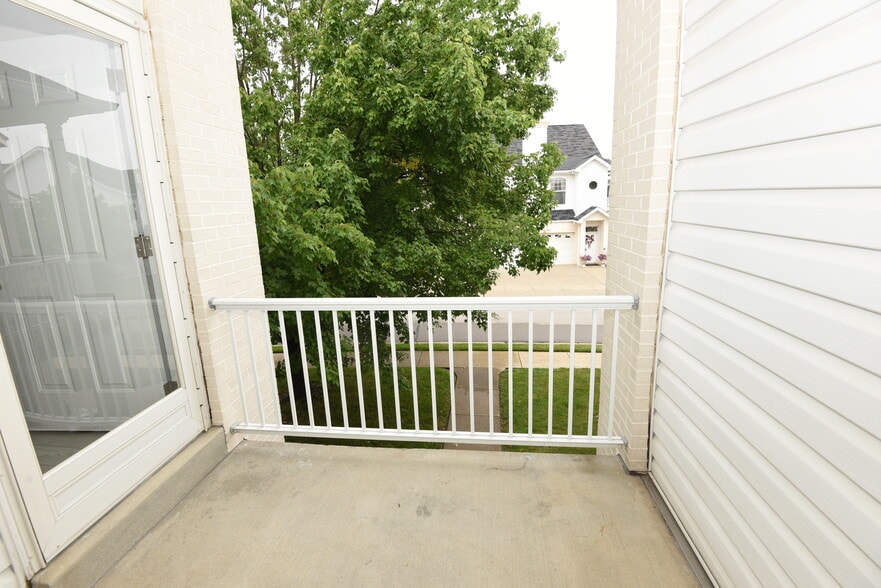 Balcony - 207 Adams Pointe Blvd