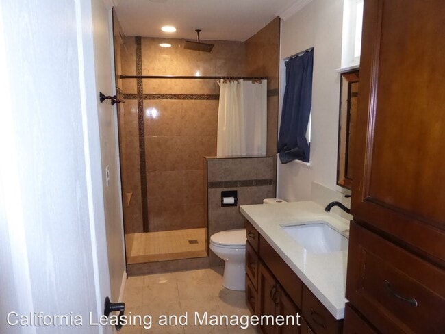 Building Photo - 5 br, 3.5 bath House - 27544 Bernina Avenue