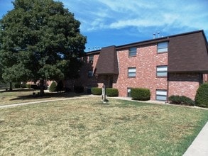 Primary Photo - 2850-2862 S Rogers