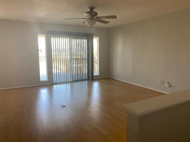 Building Photo - 19 N White Heron Dr