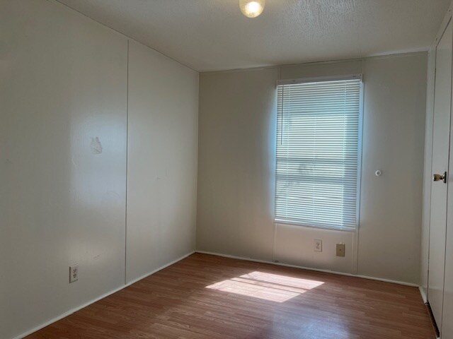 Building Photo - 48 Willowbrook Ct