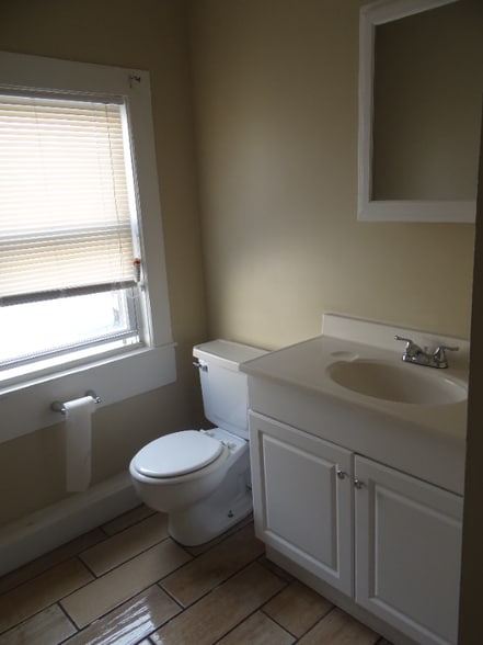 Building Photo - 97-99 Jewett St