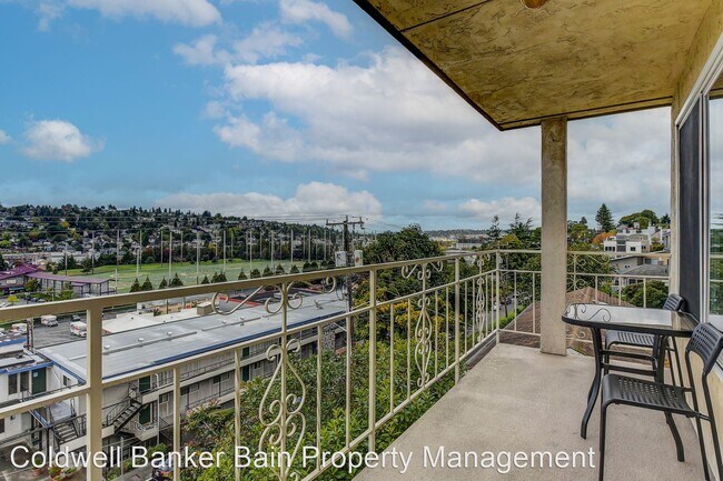 Building Photo - 2 br, 2 bath House - 2625 13th Avenue West...