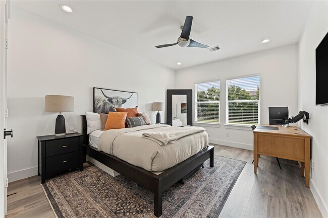 Building Photo - Wycliffe Dr.