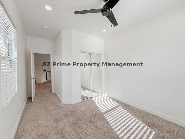 Building Photo - 164 W Commerce Ct