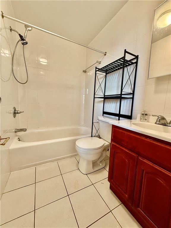 Building Photo - 6124 19th Ave