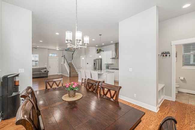 Building Photo - Gorgeous 4 bed 3.5 bath Home Available in ...