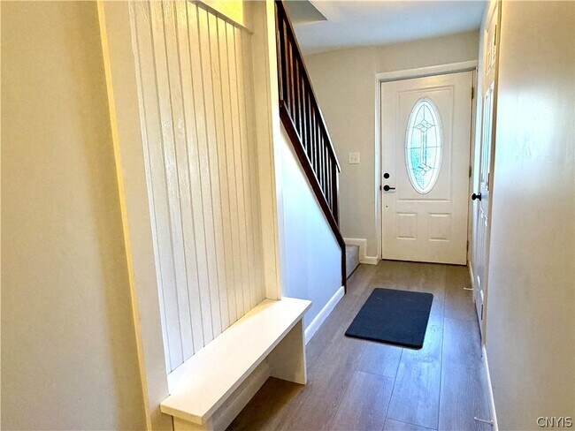 Building Photo - 14 Pond Path