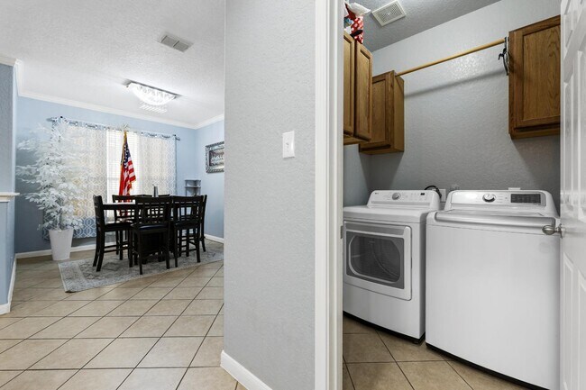 Building Photo - 1515 Wild Fire