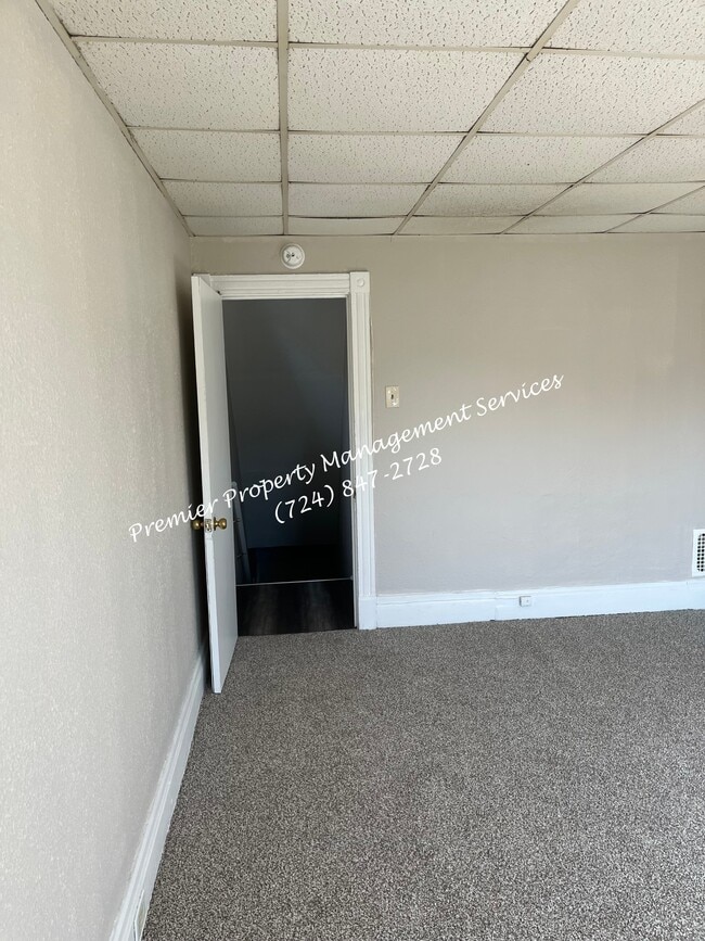 Building Photo - 2727 9th Ave