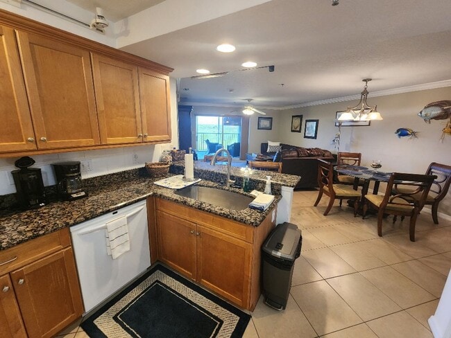 Building Photo - October Special,  50% off Move in with 1 Y...