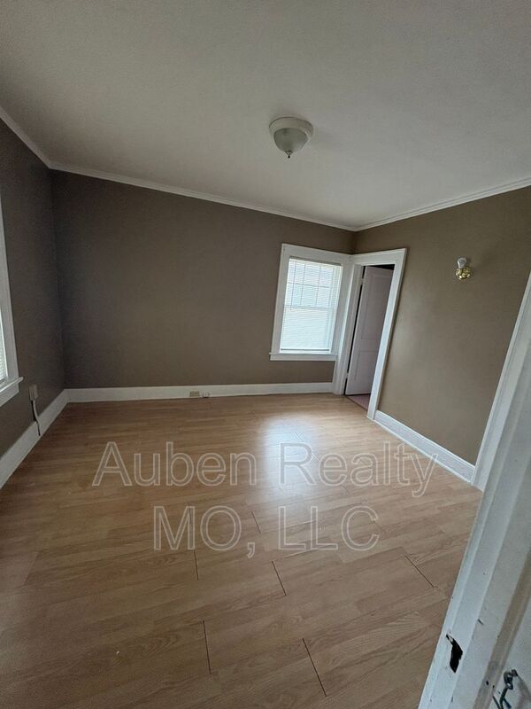 Building Photo - 5316 Harrison St