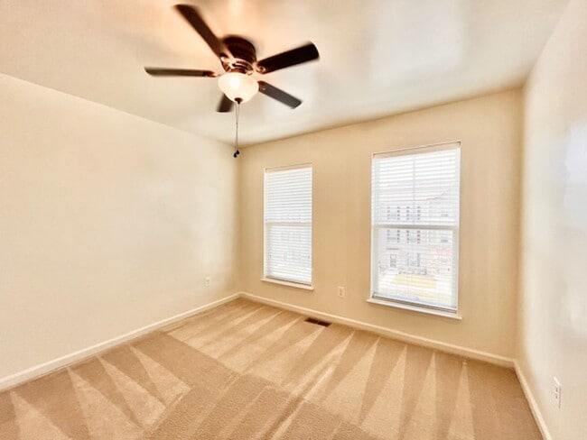 Building Photo - 5897 Bella Marie Way