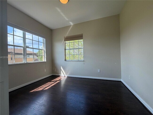 Building Photo - 8344 NW 127th Ln
