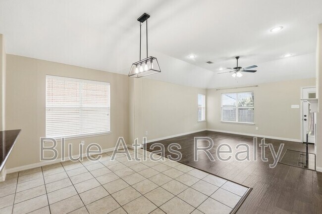 Building Photo - 4353 Mountain Crest Dr