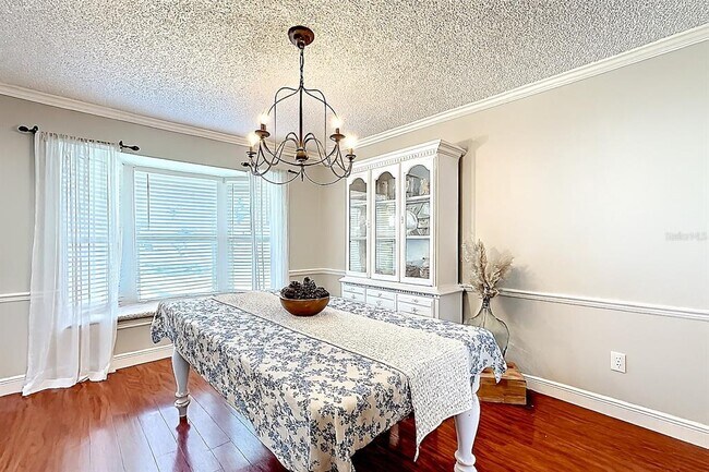 Building Photo - 341 W Hornbeam Dr