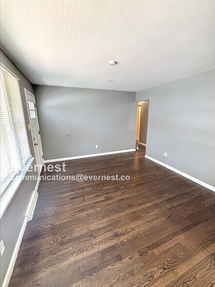 Building Photo - 1142 Maple Ave