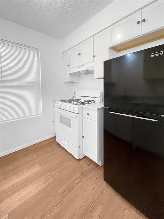 Building Photo - 5002 Weidemar Ln