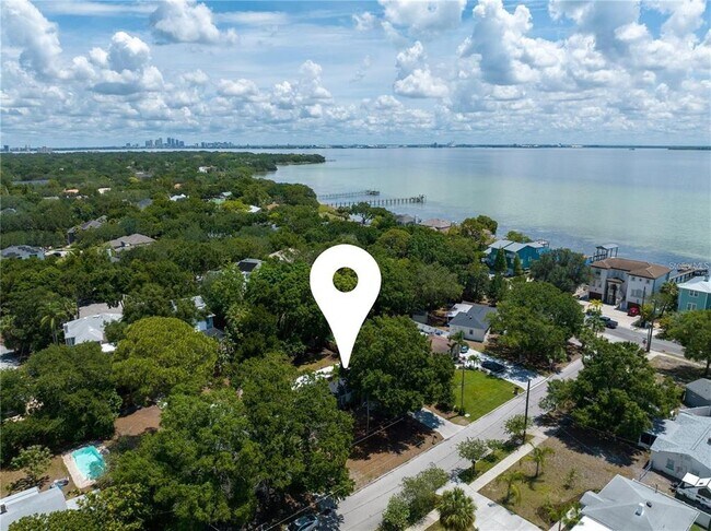 Building Photo - 3005 W Helen Ave