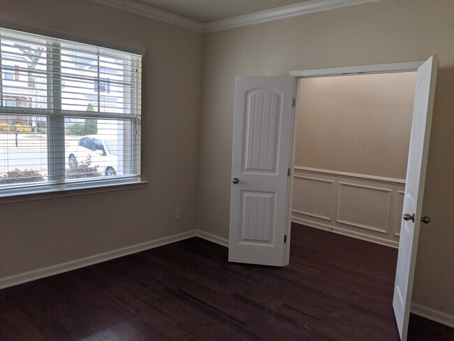 Building Photo - 1166 Alsace Dr