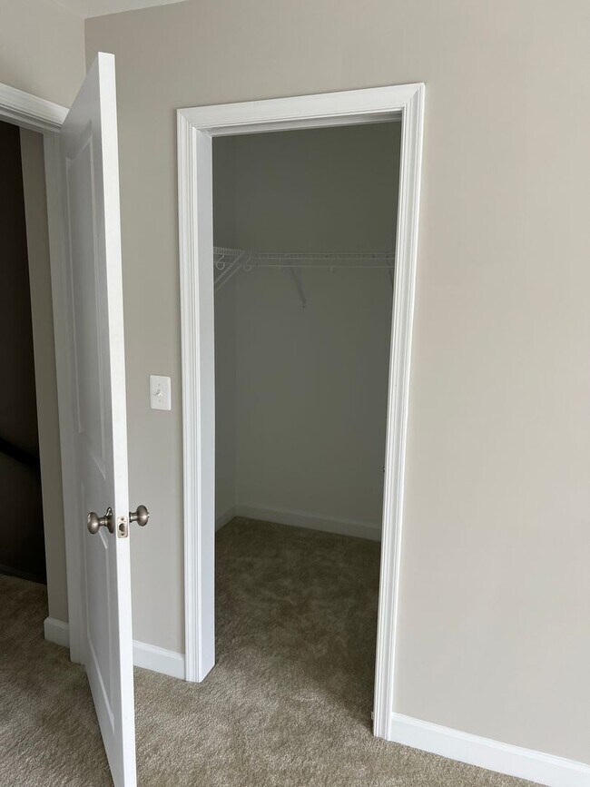Building Photo - Townhouse for Rent in Preston Lake  *****F...