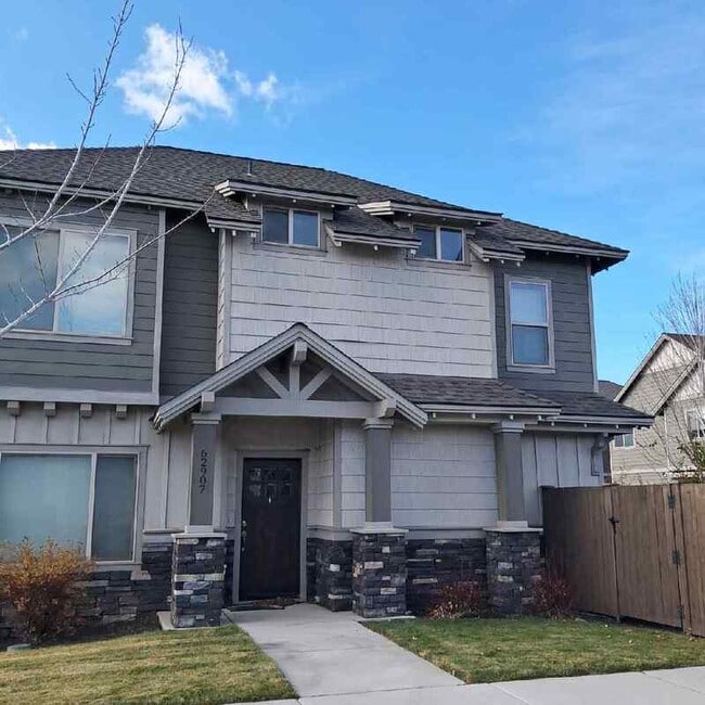 Primary Photo - 62907 NE Nolan St