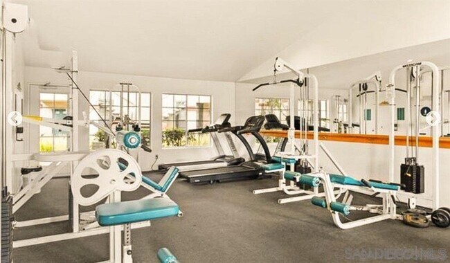 Building Photo - 10915 Sabre Hill Dr