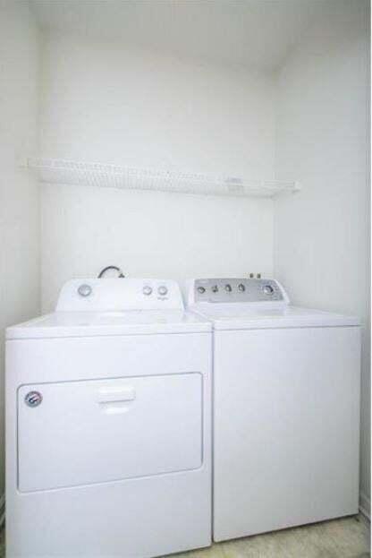 Building Photo - 1430 Fox Pointe Cir