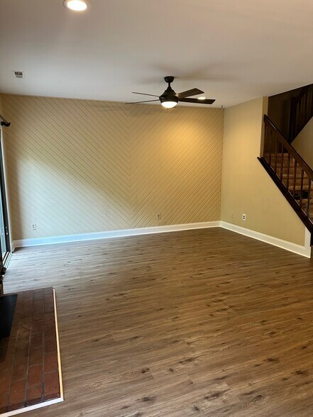 Building Photo - 32 E Oleander Dr