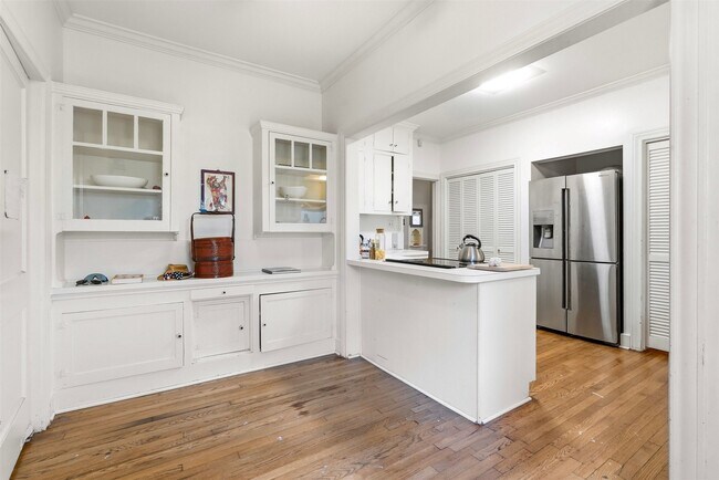 Building Photo - 3117 Albans Rd