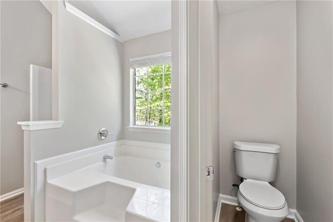 Building Photo - 3228 Diamond Blf