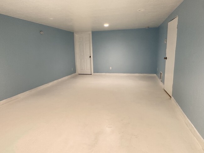 Building Photo - 309 N McCabe Rd