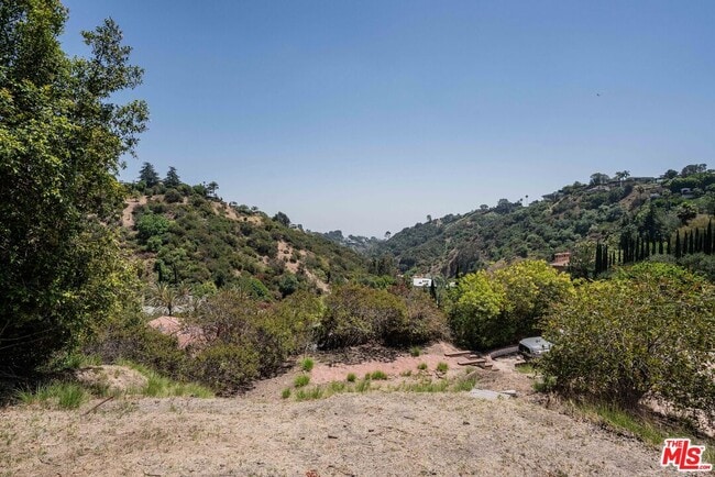 Building Photo - 1181 Somera Rd