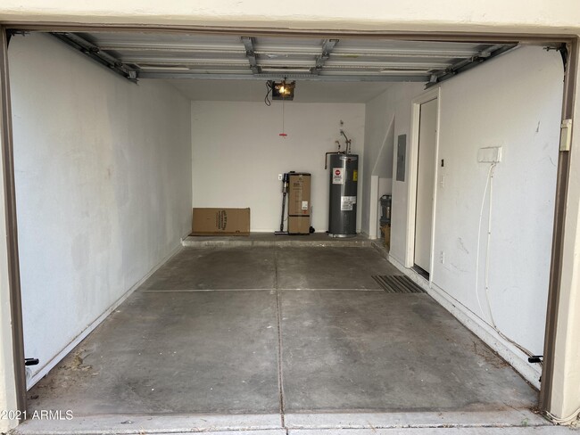 Building Photo - 5665 W Galveston St