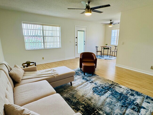 Building Photo - 230 Normandy Ln