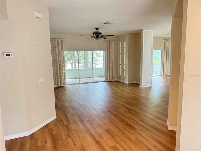 Building Photo - 275 Rock Springs Dr