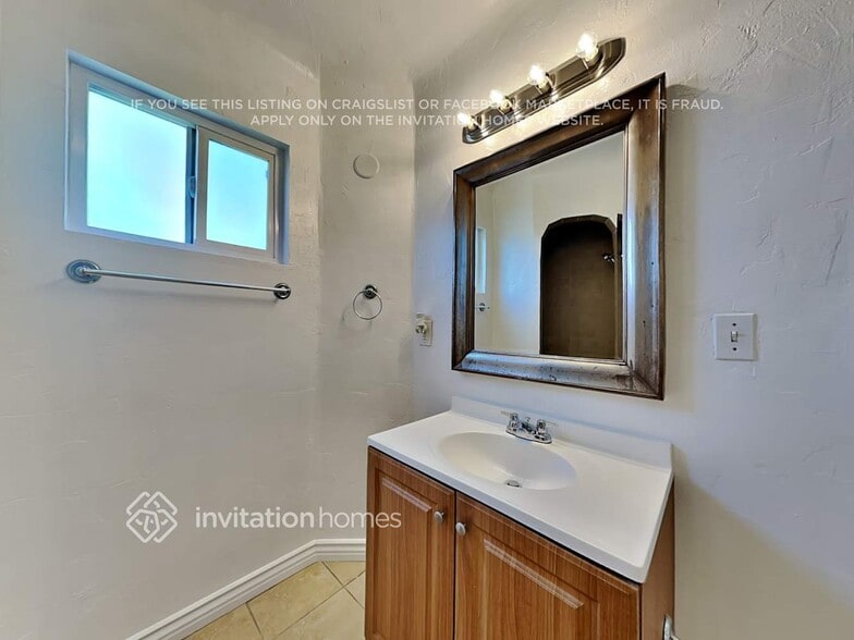 Building Photo - 3119 W 76th St