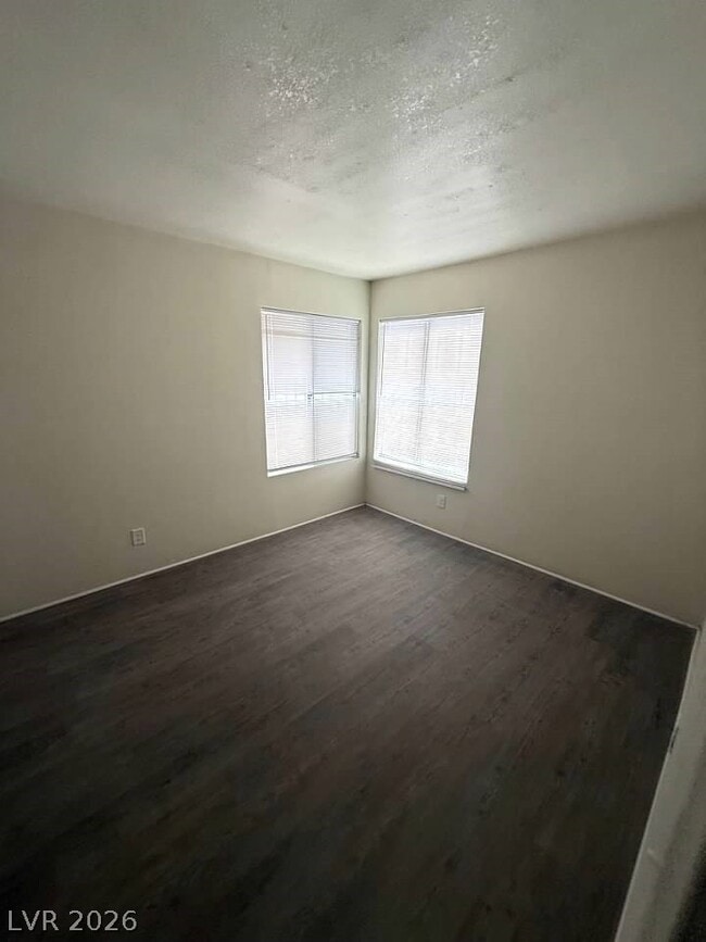 Building Photo - 5483 Requa Ave