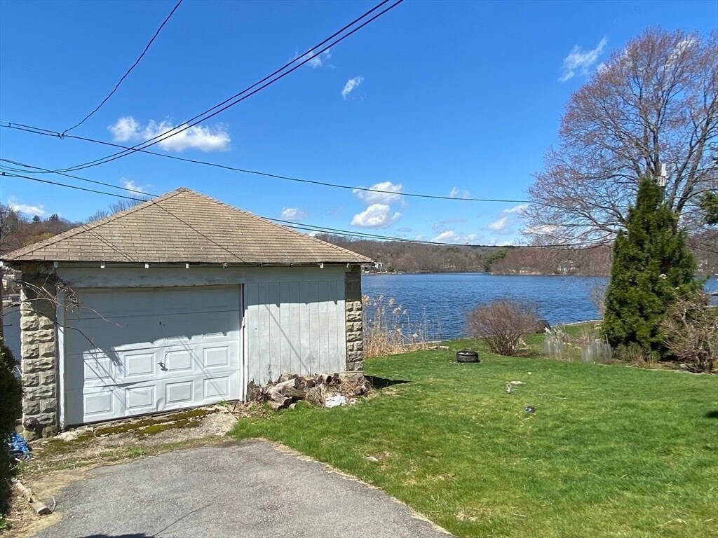 Building Photo - 11 Indian Lake Pky