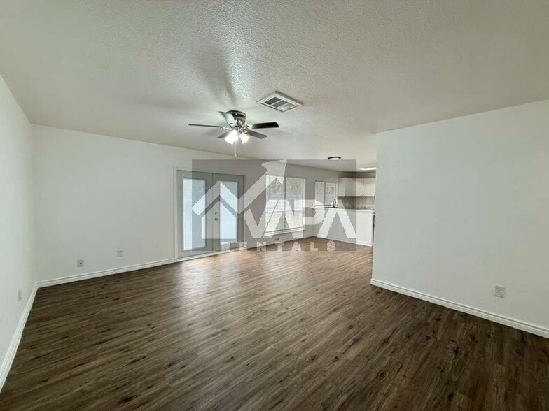 Building Photo - 9702 Hidden Ledge