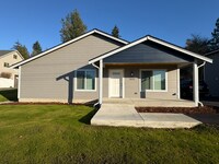 Building Photo - 3028 Pine Rd NE