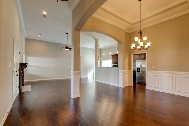 Building Photo - 1008 Meadowview Ln