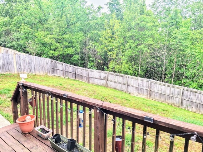 Building Photo - 1 story home with a fence