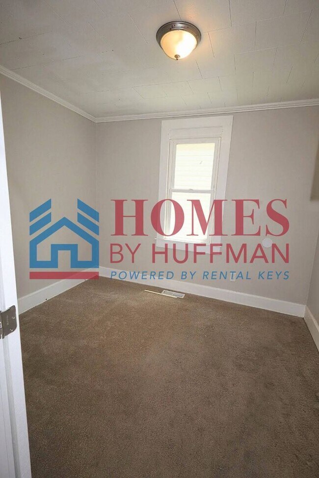 Building Photo - Two Bedroom House | Two Bathrooms