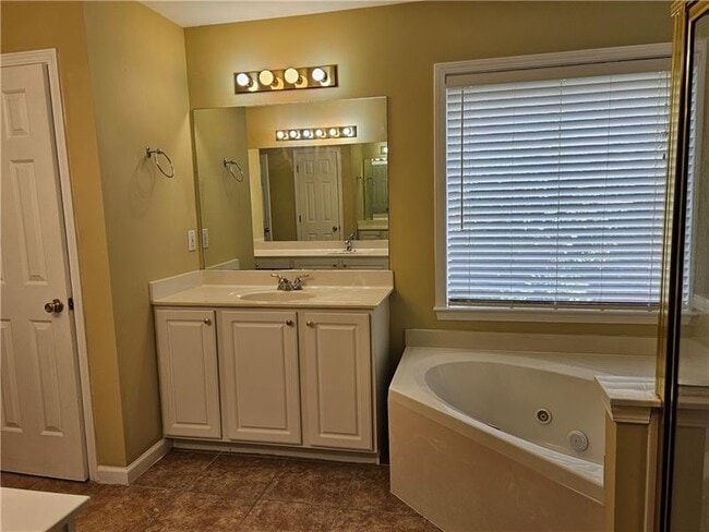 Building Photo - 5064 Coventry Park Ct