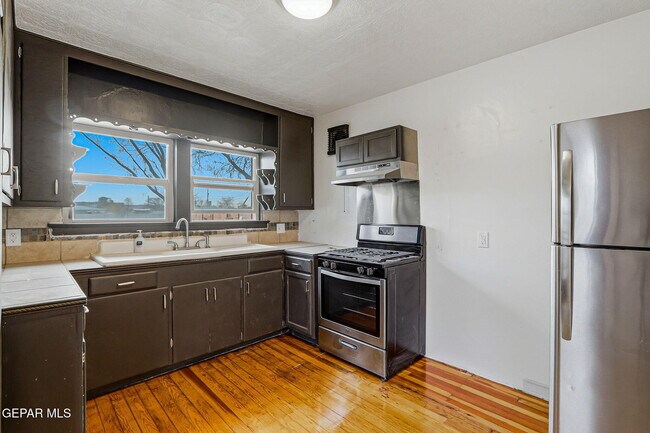 Building Photo - 7921 Lirio Rd