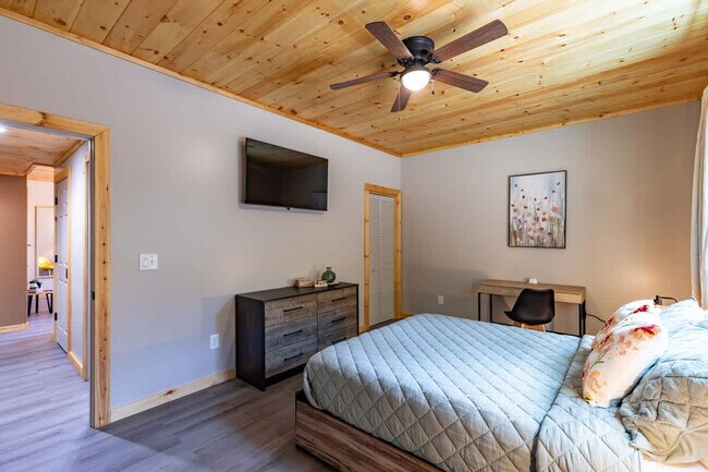 Building Photo - 43 Medina Ct