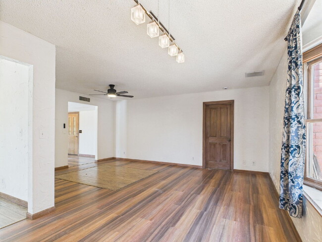 Building Photo - 4533 W Brown St